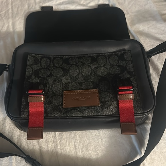 Coach Men’s Crossbody Bag in *PRISTINE* Condition - Picture 6 of 16